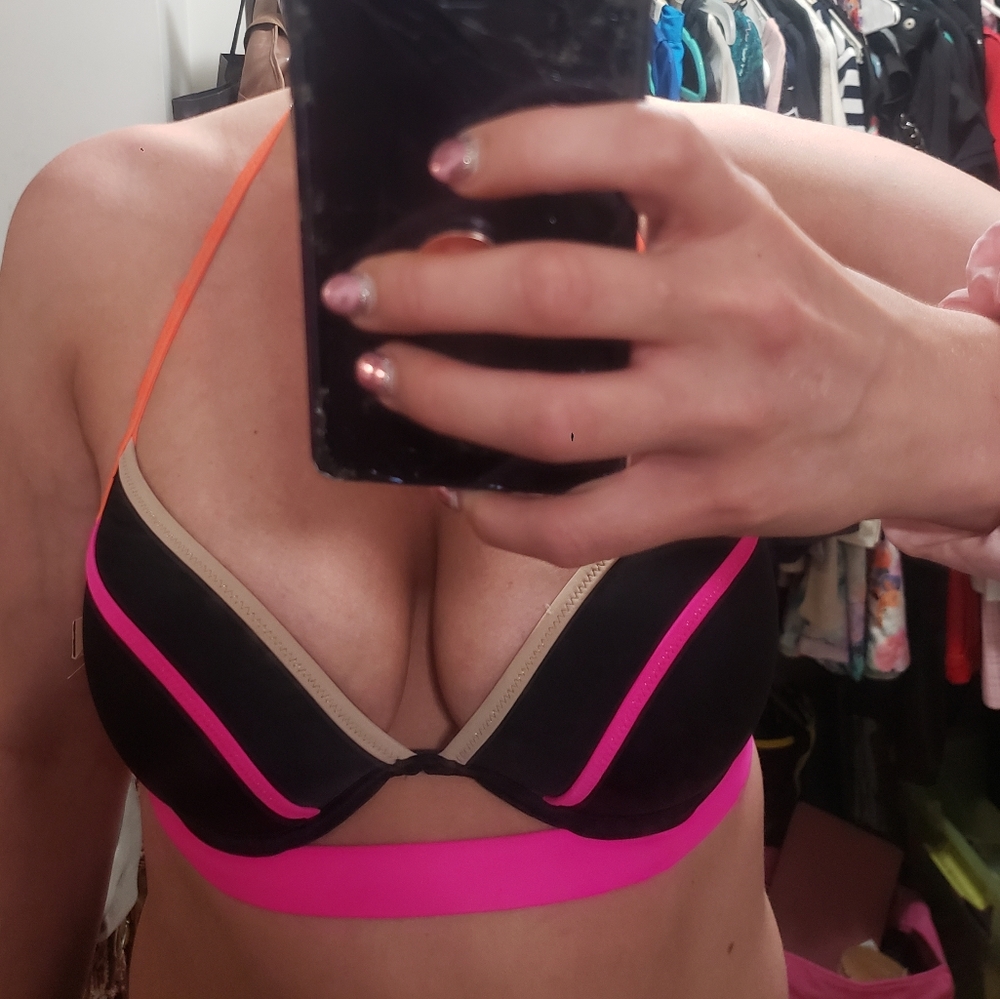 2000s vintage VICTORIAS SECRET Bikini 👙 Top 34D NEW WITH TAGS, UNWORN